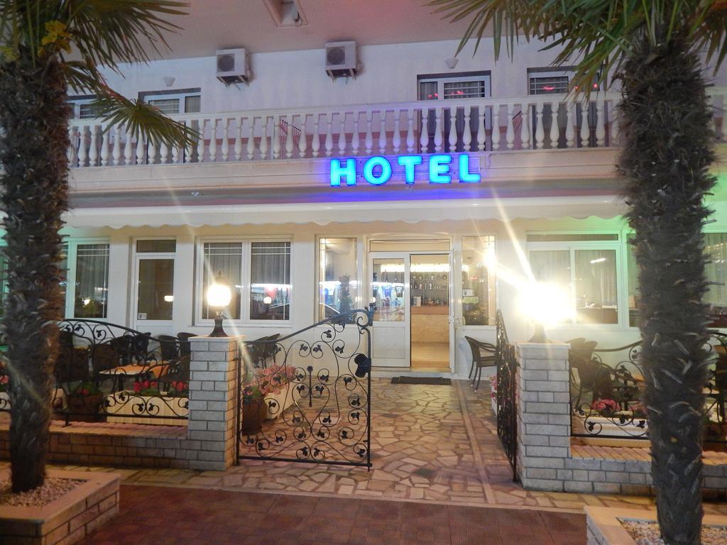 Gold Stern Hotel Paralía Eksteriør billede