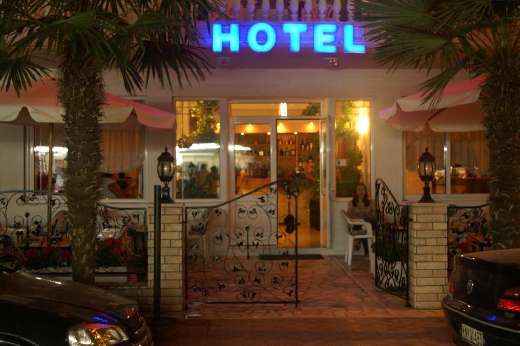Gold Stern Hotel Paralía Eksteriør billede